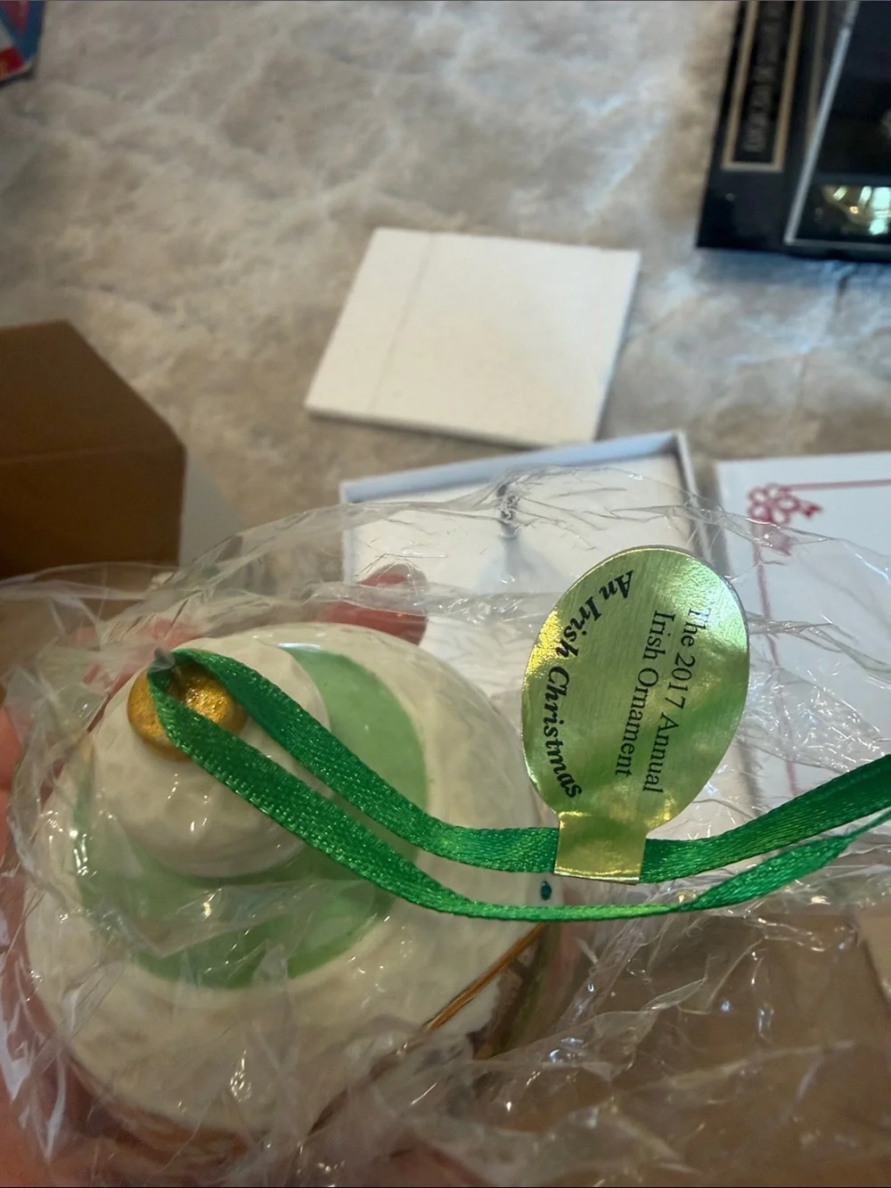 New Danbury Mint 2017 Gold and Green Holiday Ornament - Annual Edition